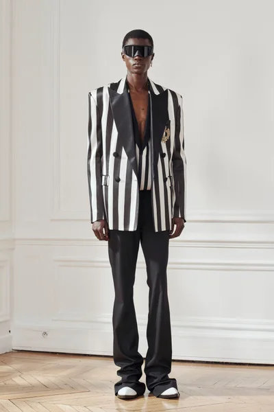 Look 10